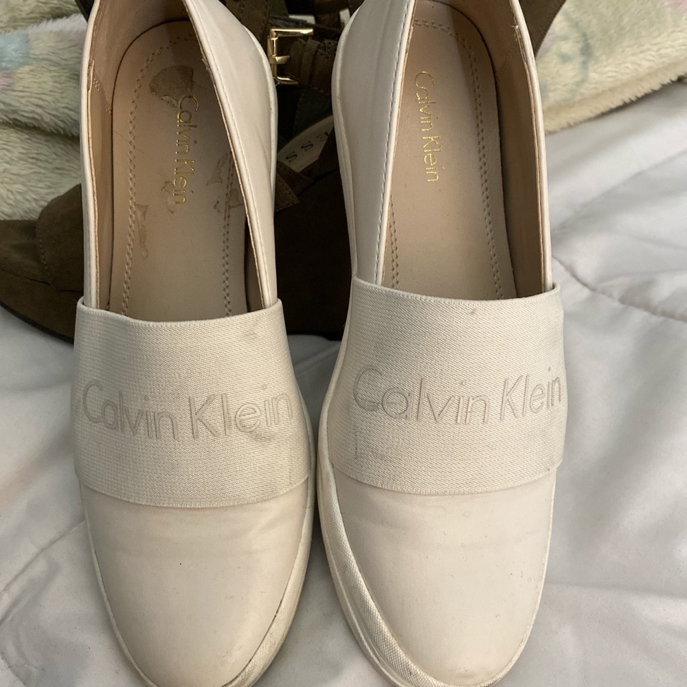 Calvin Klein Flats size 6